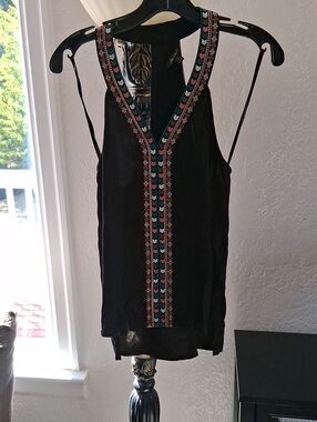 Ella Moss Black Embroidered V-Neck Camisole